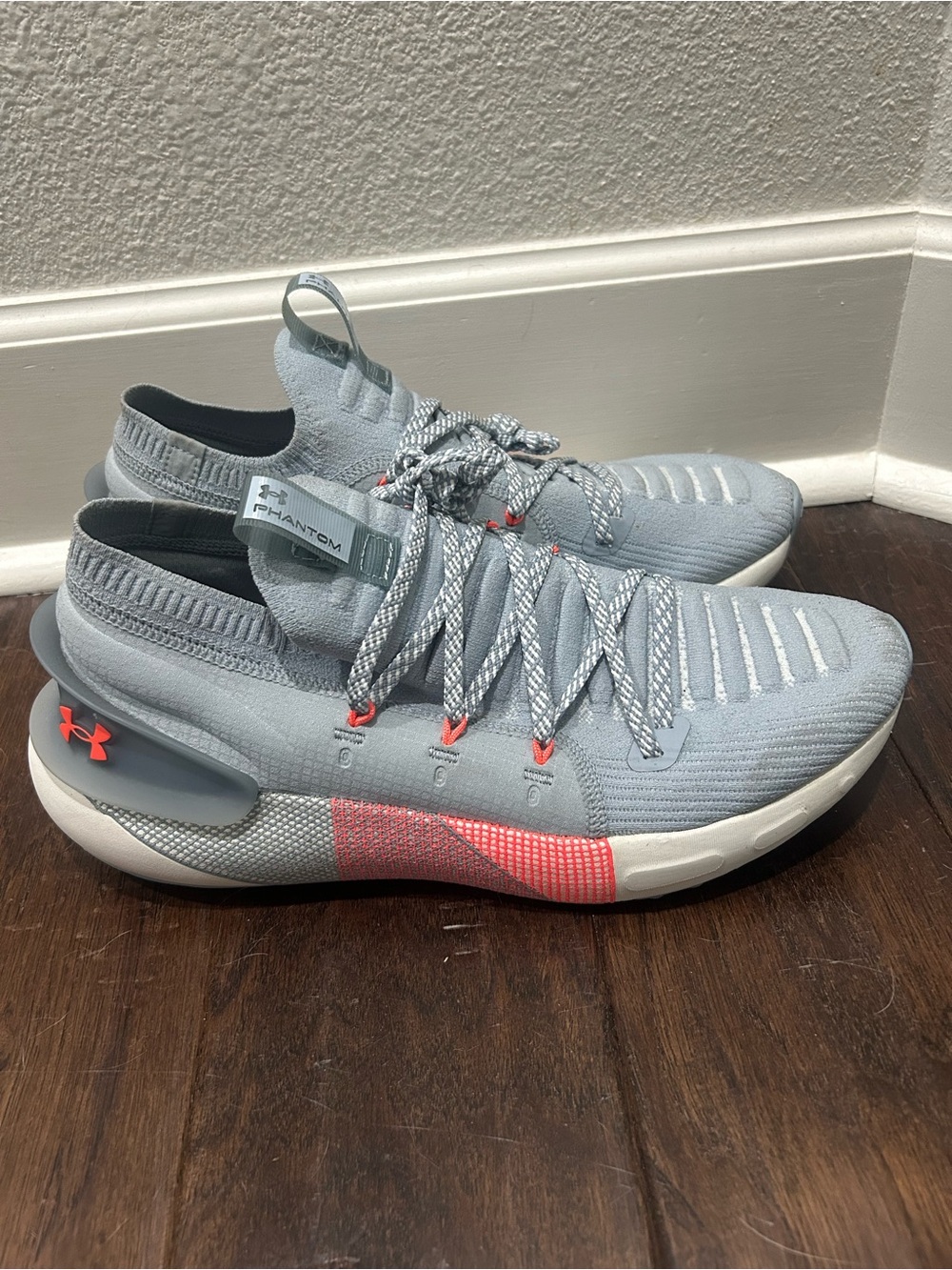 Under Armour Men's Phantom Knit Sneakers in Light gray with Coral Accents